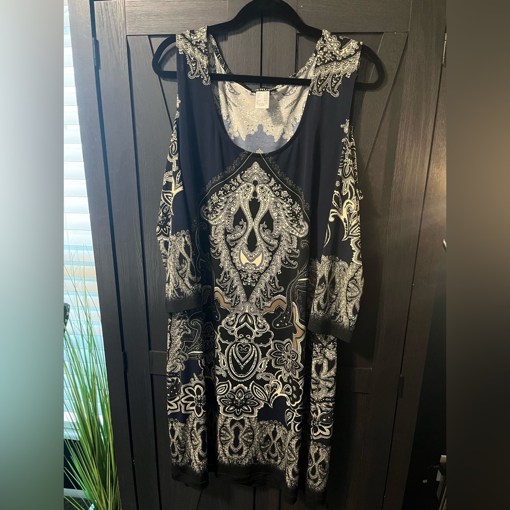Venus plus size Black and White Paisley Dress